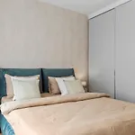 Aviation Tower Luxury Apartman *