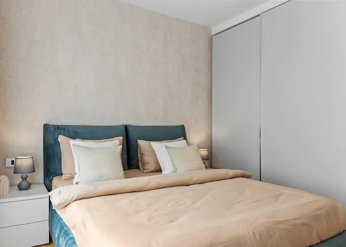 Aviation Tower Luxury Apartman *